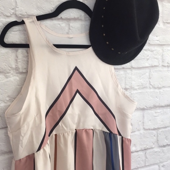 Modern Dress - Picture 4 of 5